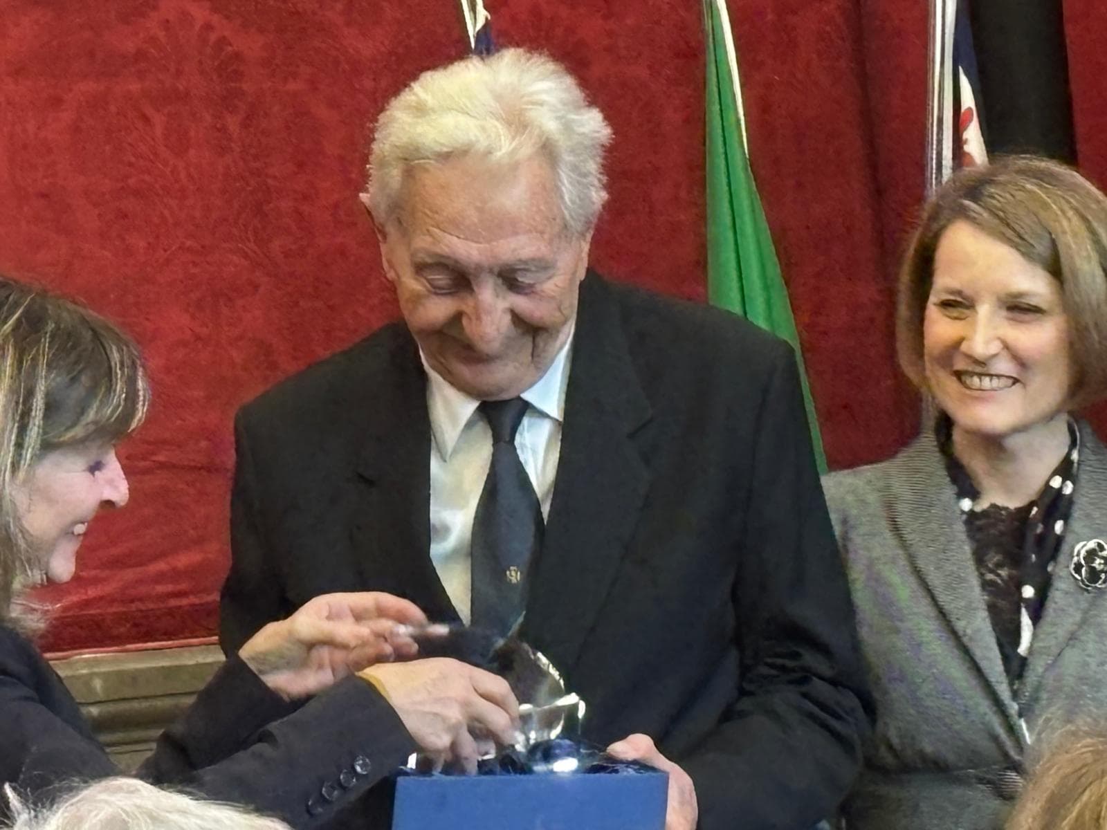 A_Premiazione Socio onorario Prof. Luiso